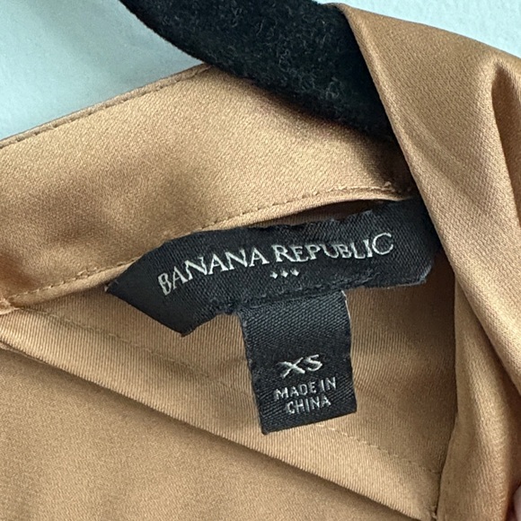 Banana Republic Tan Women's Blouse - Picture 2 of 4